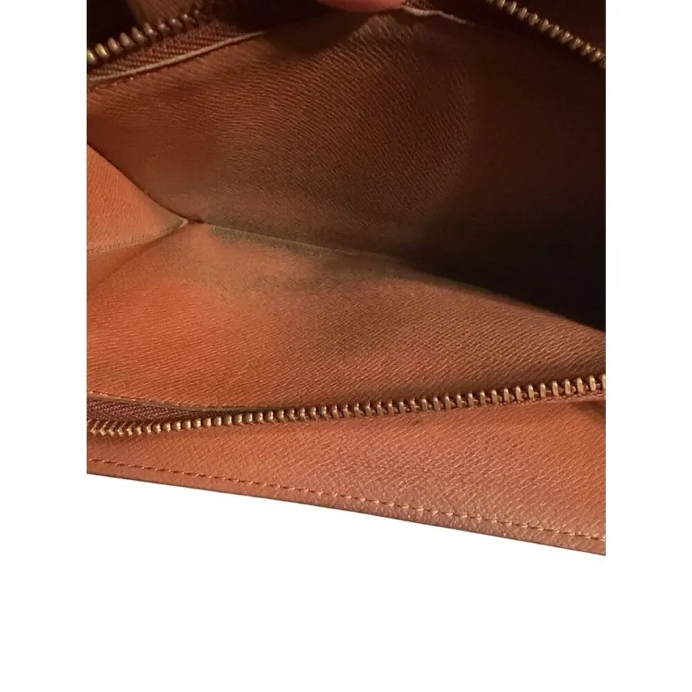 Authentic Louis Vuitton Brown Sarah Long Wallet.